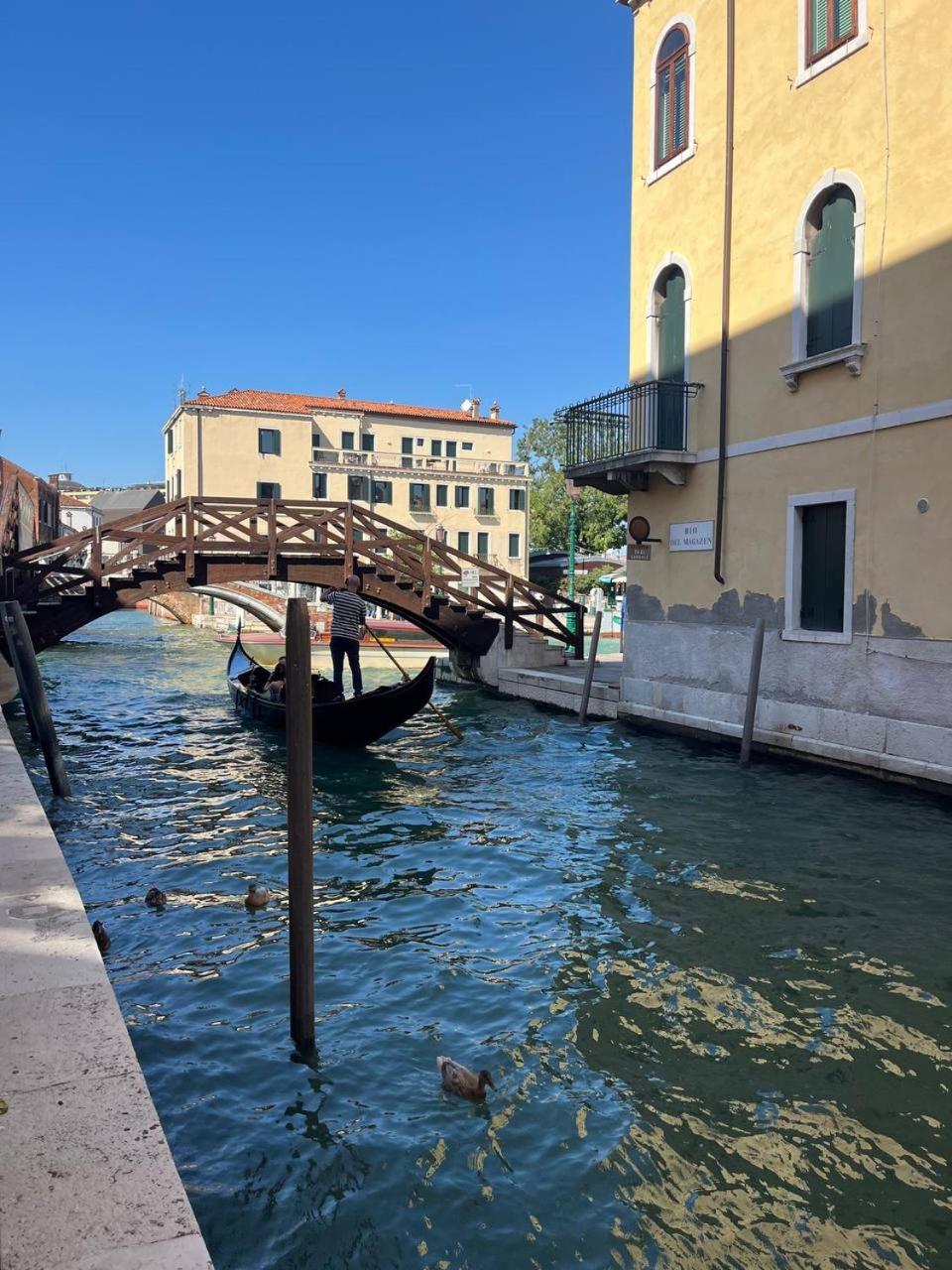 Ca'Dei Nonni Canal View Venice Exterior photo